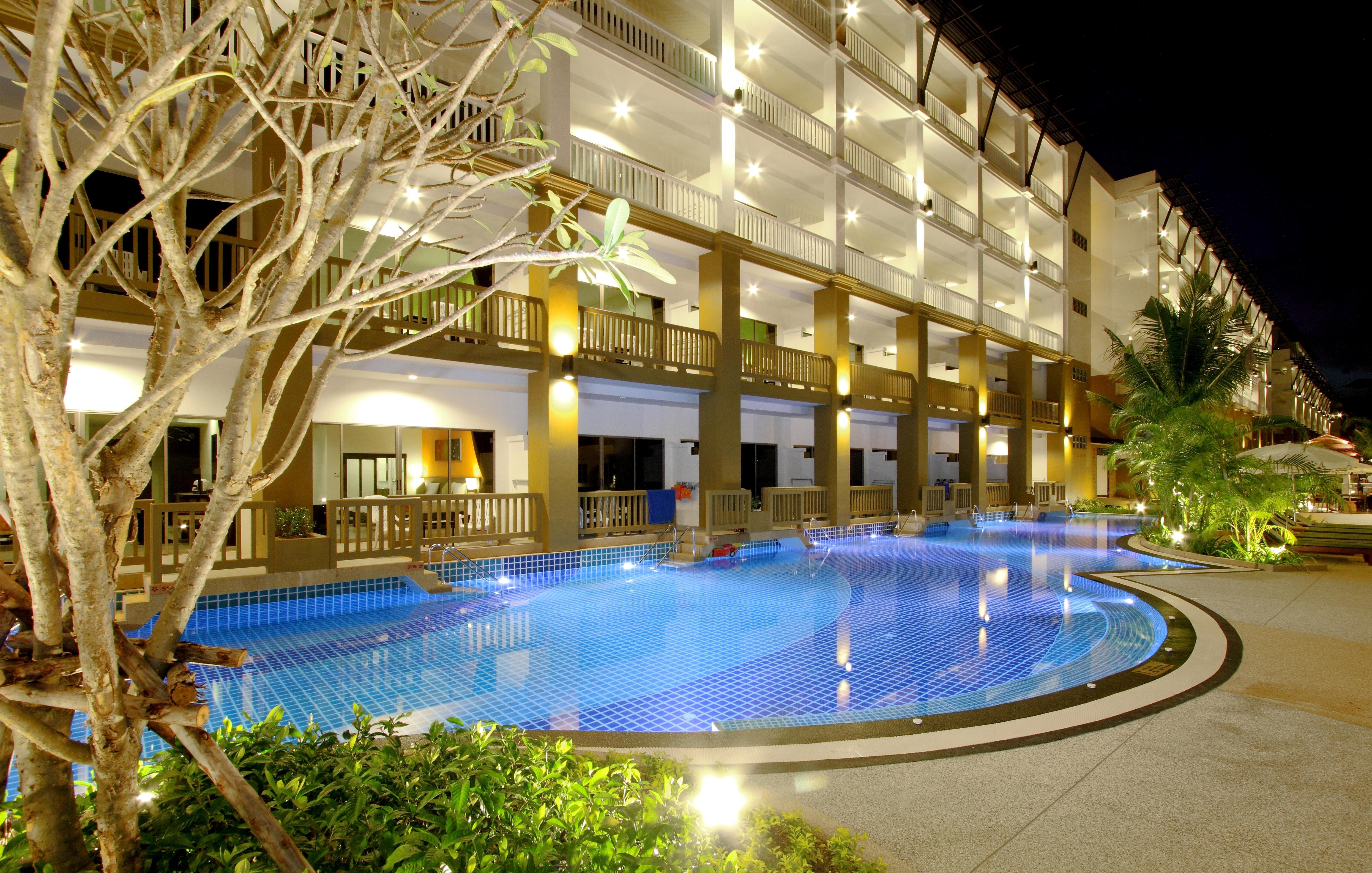 Kata Sea Breeze Resort - Sha Plus Exteriör bild