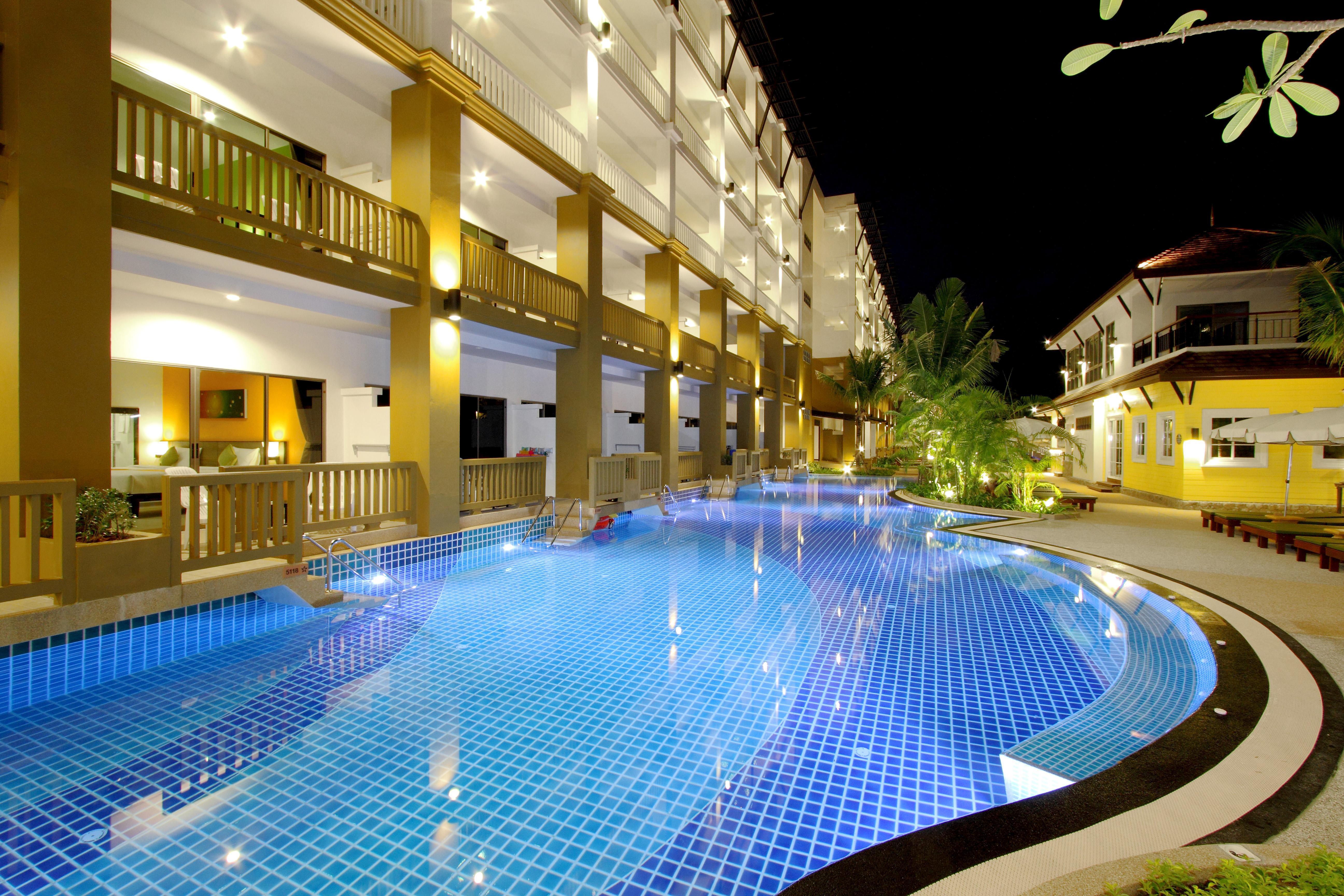 Kata Sea Breeze Resort - Sha Plus Exteriör bild