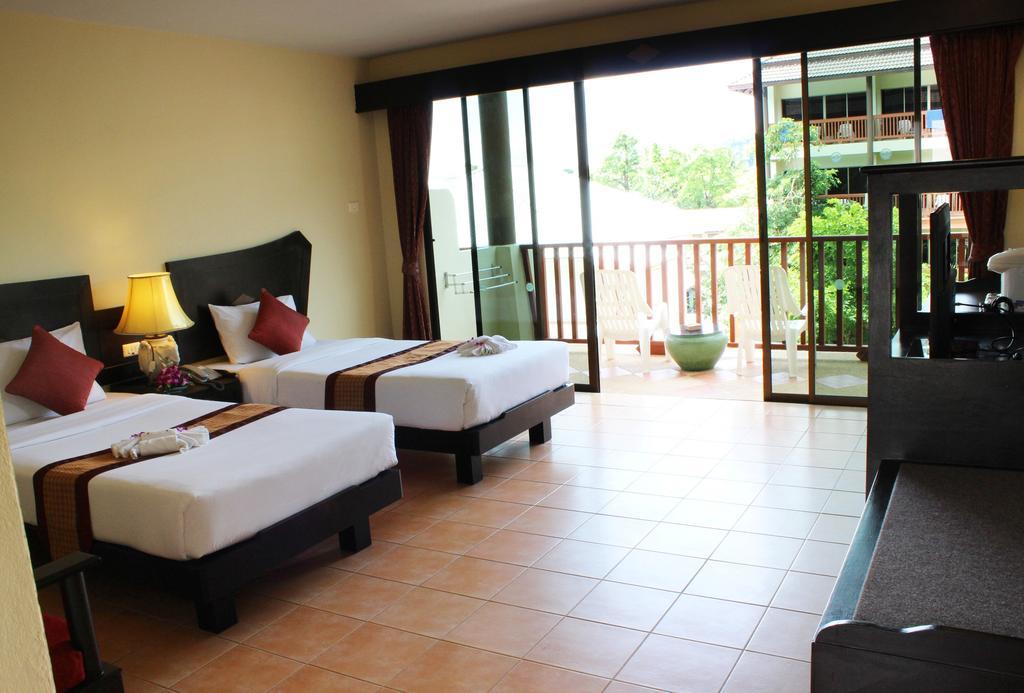 Kata Sea Breeze Resort - Sha Plus Exteriör bild
